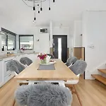 Home, 3 Bedrooms, Private Garden Nyaraló Trzęsacz