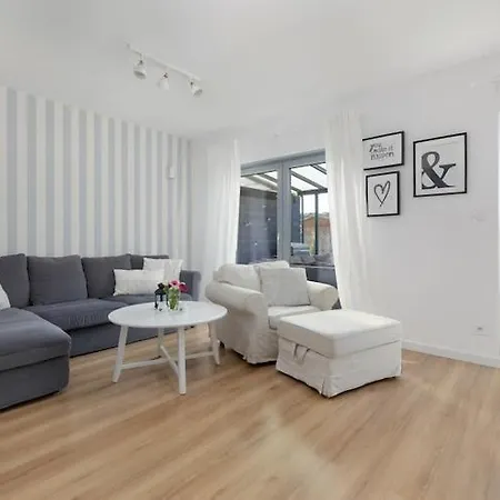 Сasa de vacaciones Home, 3 Bedrooms, Private Garden Trzęsacz