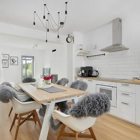 Vakantiehuis Home, 3 Bedrooms, Private Garden