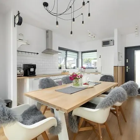 Сasa de vacaciones Home, 3 Bedrooms, Private Garden