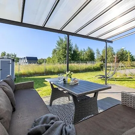 Home, 3 Bedrooms, Private Garden Vakantiehuis