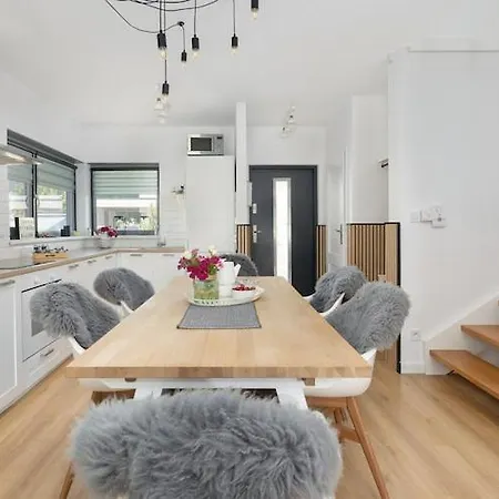 Home, 3 Bedrooms, Private Garden Сasa de vacaciones Trzęsacz