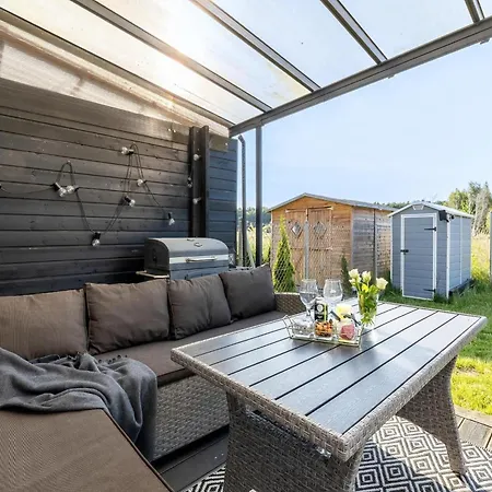Home, 3 Bedrooms, Private Garden *