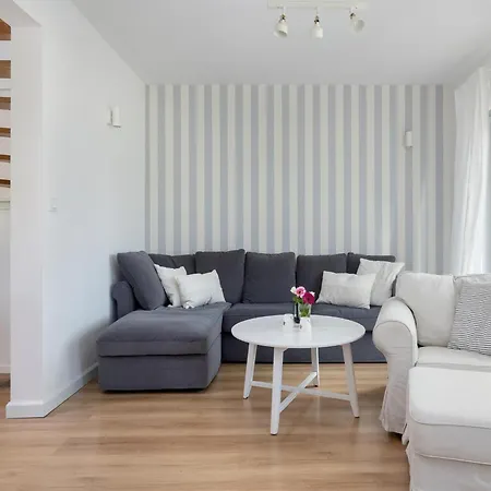 Home, 3 Bedrooms, Private Garden * Trzesacz