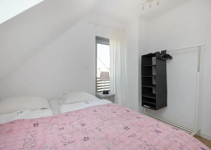 Home, 3 Bedrooms, Private Garden *